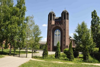 :     
: . , .  , 2 
 : 1930-1933 .
  (Kreuzkirche)   15  1930 .         . 7  1933      .
          .         .       ,     .  ,  1950- ,        .   1980-          .
 1988        ,  1991-1994   -      ,  1994                    ,  1995            .
  http://www.prussia39.ru/
